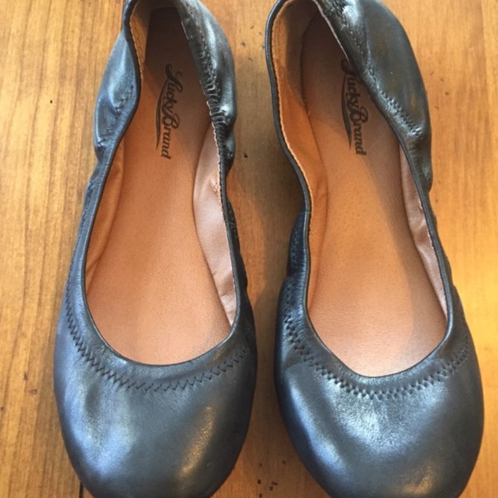 SOLD ☘️Lucky Brand Black Flats🍀☘️